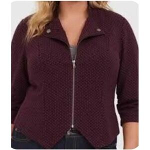 Torrid Moto Jacket Women's Plus Size 2 US 2X Burgundy‎ Textured Asymmetrical Zip